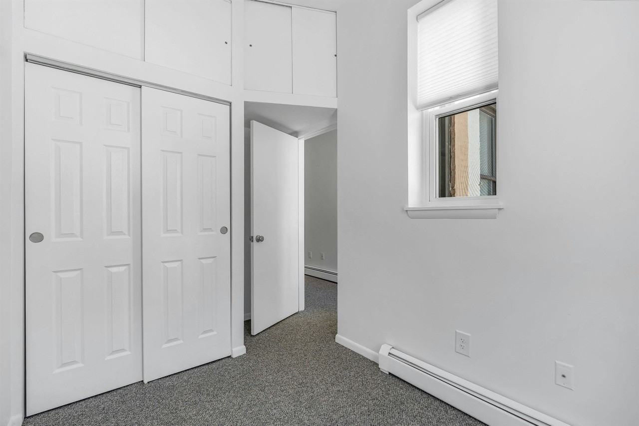 815 Park Ave - Photo 6 of 18