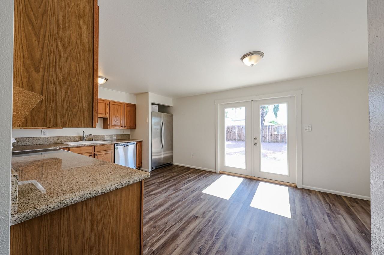 14029 N 38th Pl - Photo 5 of 30