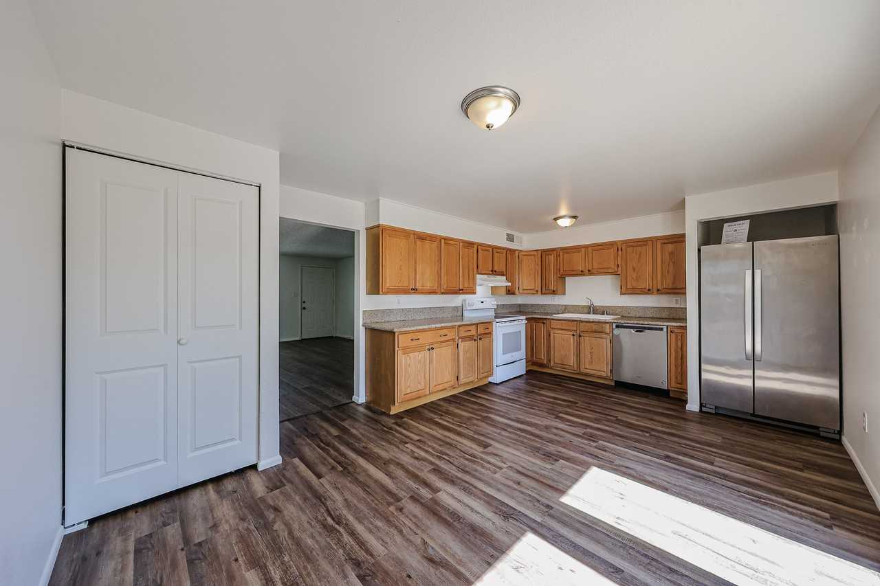 14029 N 38th Pl - Photo 6 of 30