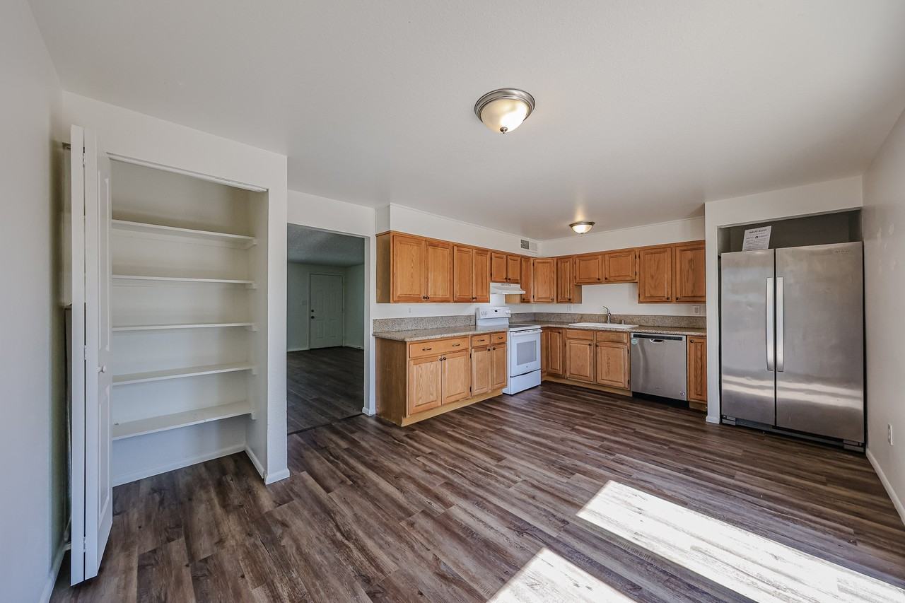 14029 N 38th Pl - Photo 7 of 30