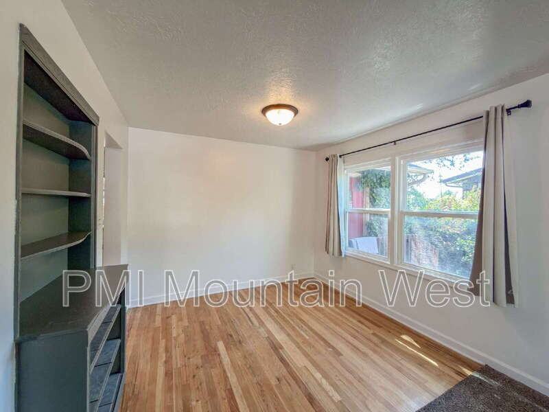872 N Main St #A - Photo 5 of 14