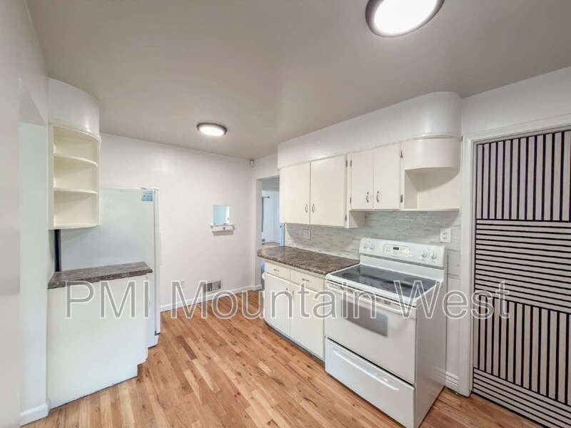 872 N Main St #A - Photo 6 of 14