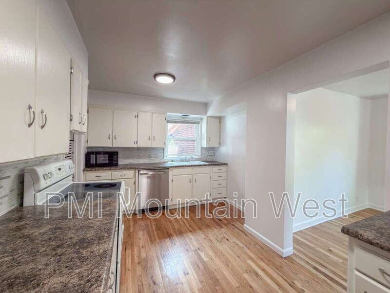872 N Main St #A - Photo 7 of 14