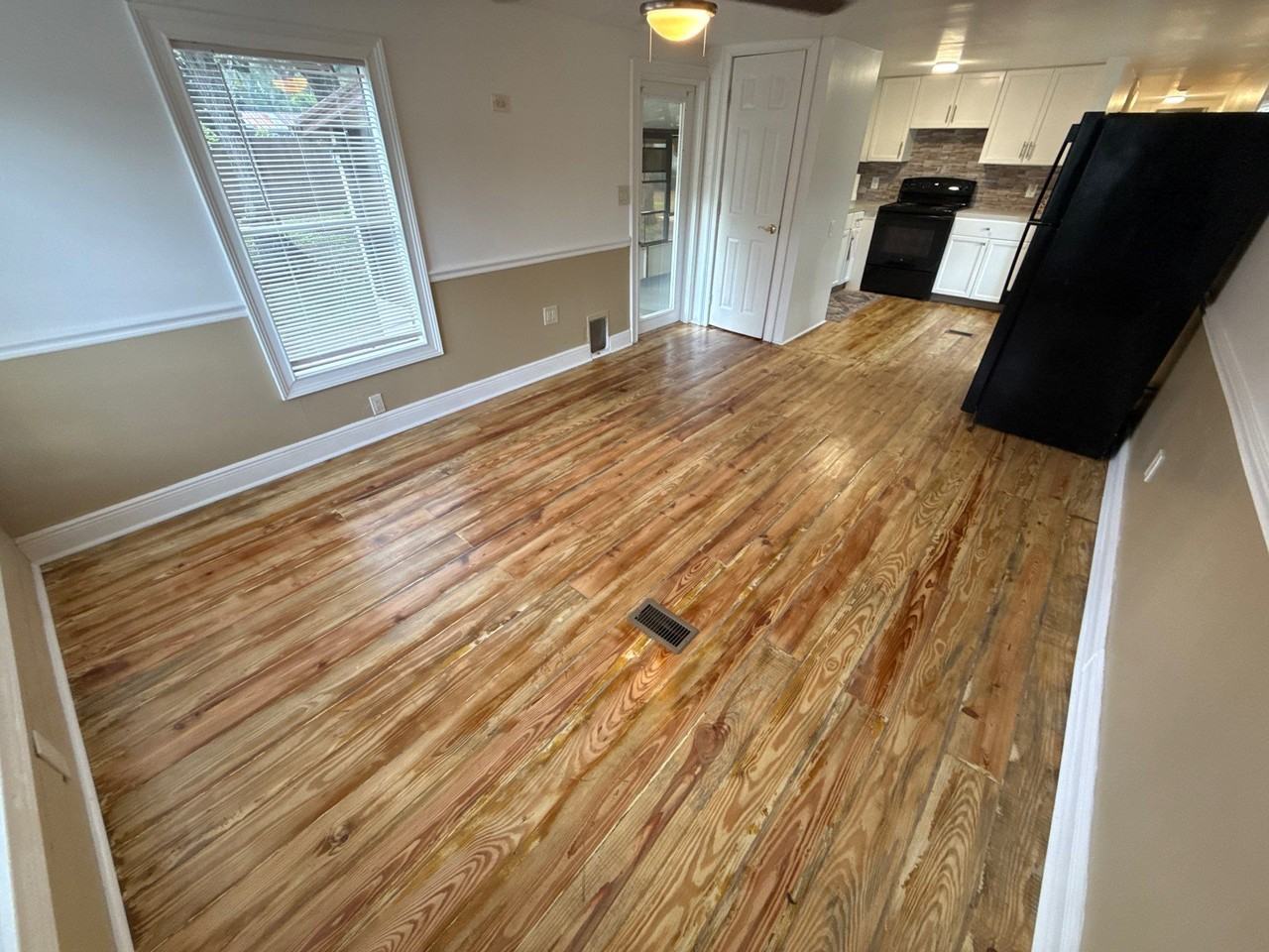 6430 W Grant St - Photo 2 of 17