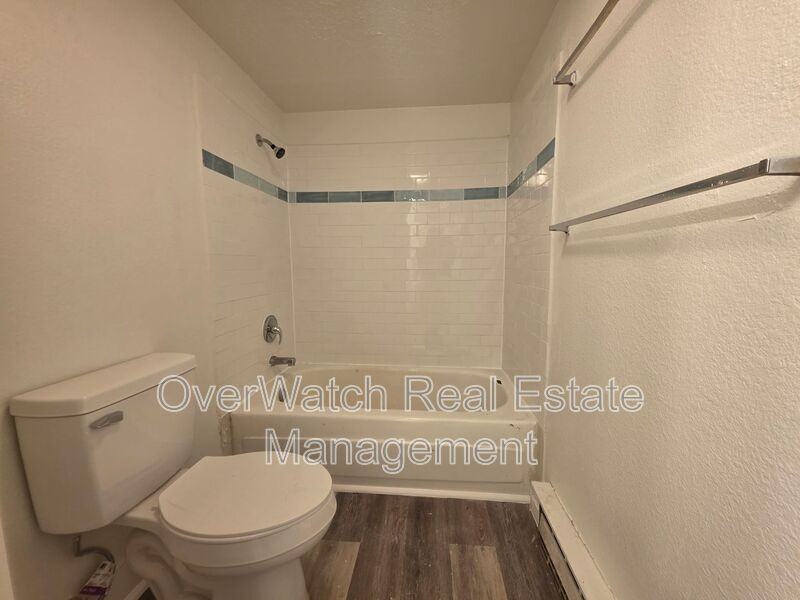1515 Nelchina St #4 - Photo 4 of 6