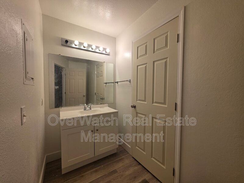 1515 Nelchina St #4 - Photo 5 of 6