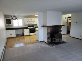 featured image of 1545 Northview Dr #F4