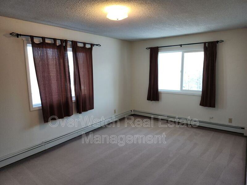 1545 Northview Dr #F4 - Photo 3 of 17