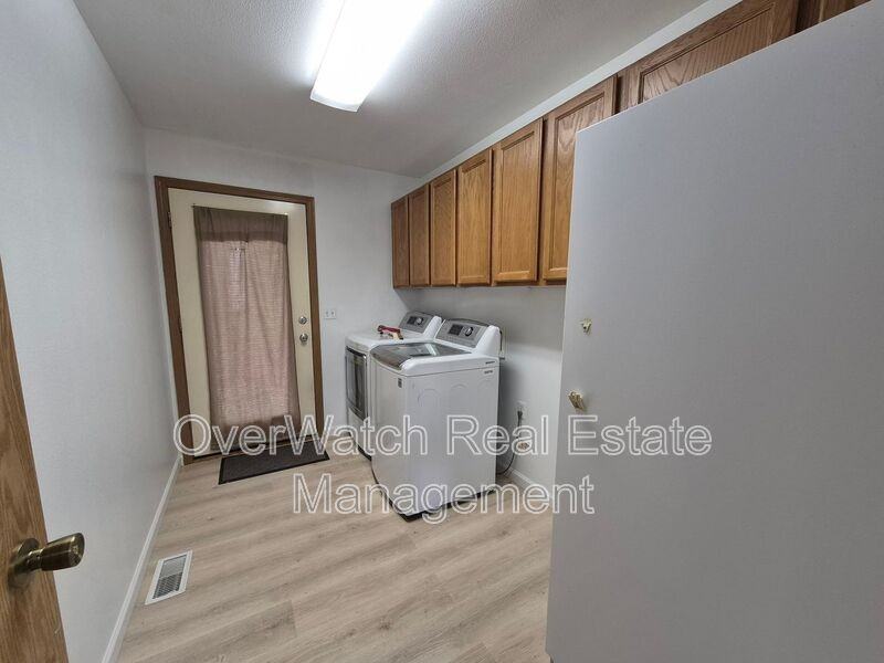 7021 Howard Ave - Photo 7 of 23
