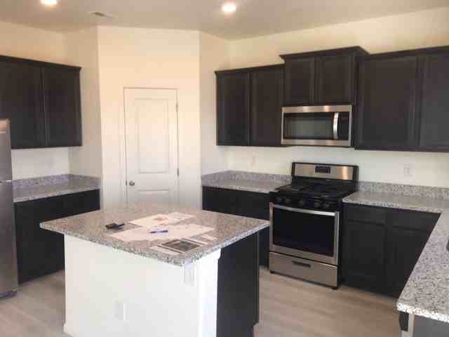 7307 Aspen Brook Ave - Photo 4 of 10