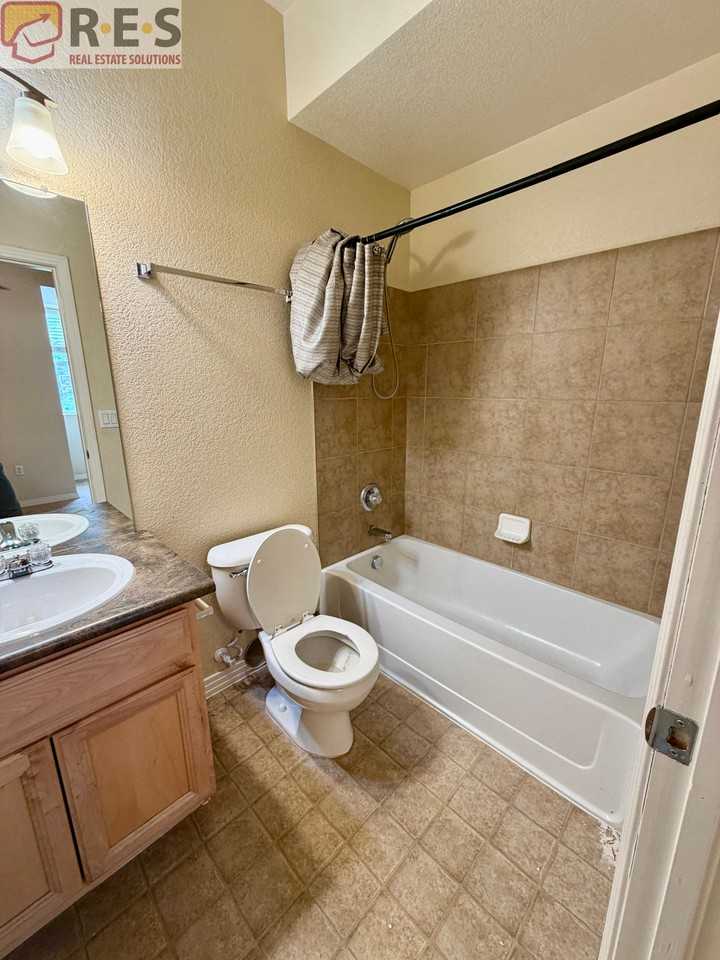 9404 Ashbury Cir #103 - Photo 7 of 17