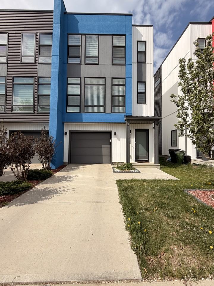 1758 Keene Cres Sw - Photo 2 of 22