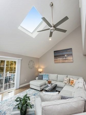 19 Stratford Village Dr - Photo 3 of 25