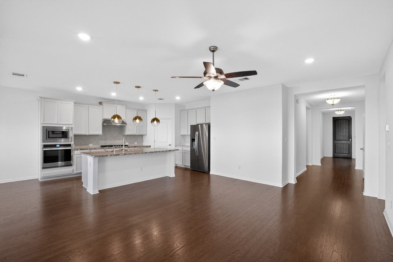 108 Meadow Wood Cv - Photo 2 of 20