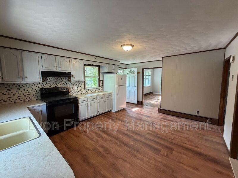 401 Broad St #403-1stFL - Photo 4 of 13