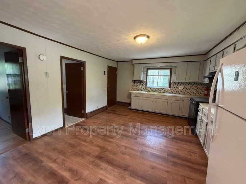 401 Broad St #403-1stFL - Photo 5 of 13