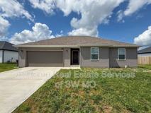 415 W Oak Lawn St - Photo 1 of 1