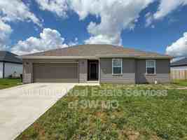 featured image of 415 W Oak Lawn St