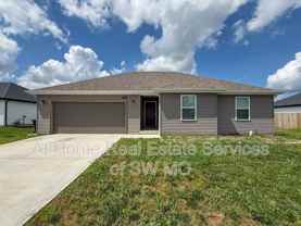 415 W Oak Lawn St - Photo 1 of 1