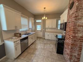 featured image of 1005 S Roanoke Ave