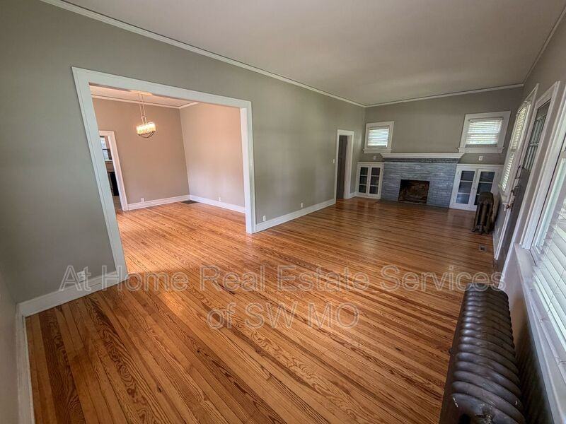 1005 S Roanoke Ave - Photo 3 of 15