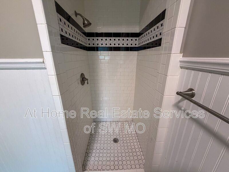 1005 S Roanoke Ave - Photo 7 of 15