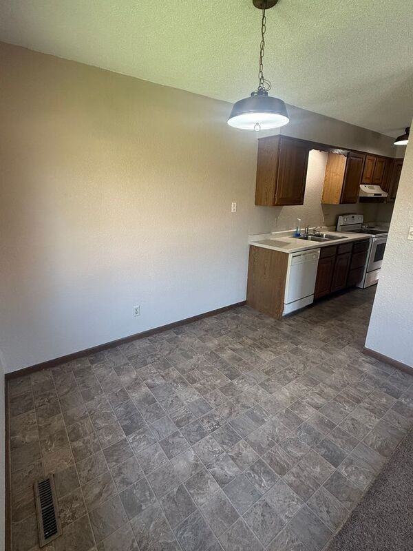 1751 Colette Dr #3 - Photo 4 of 19