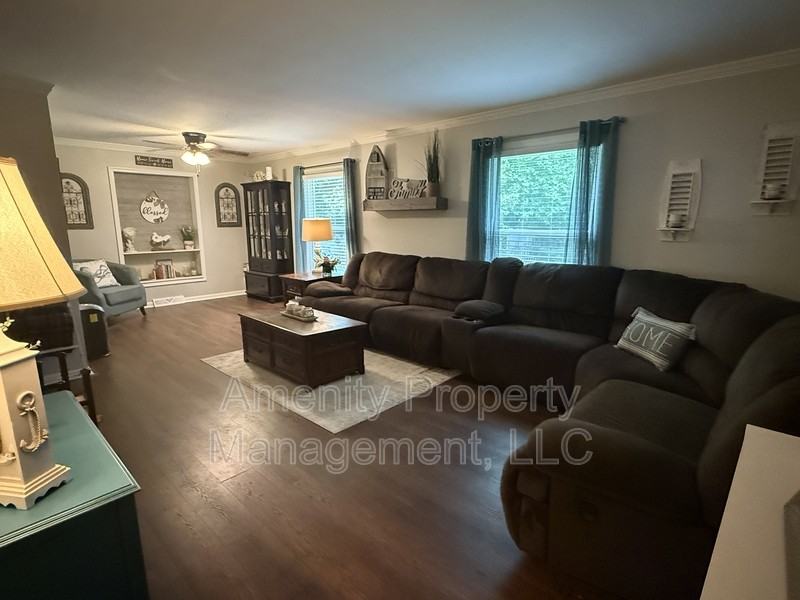 35 Curtis Dr - Photo 4 of 46