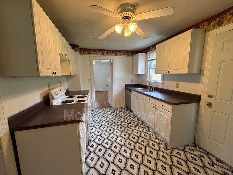 1719 Kissingbower Rd - Photo 6 of 13