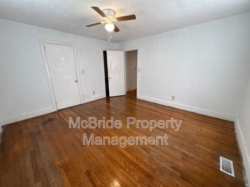 1719 Kissingbower Rd - Photo 7 of 13