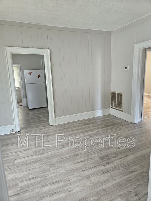 211 N King St - Photo 2 of 8