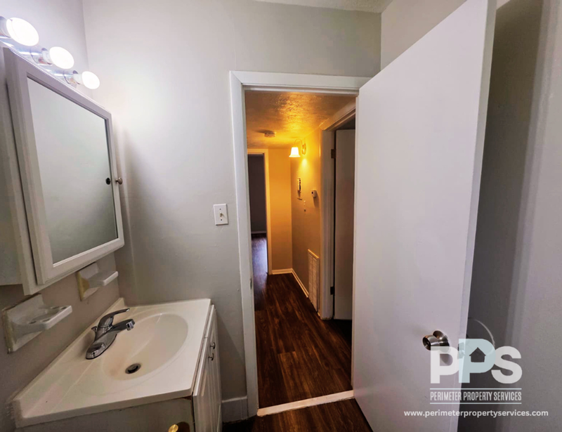 1731 Sams St Se - Photo 5 of 14