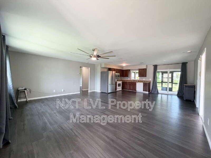 205 Se 18th St - Photo 3 of 19