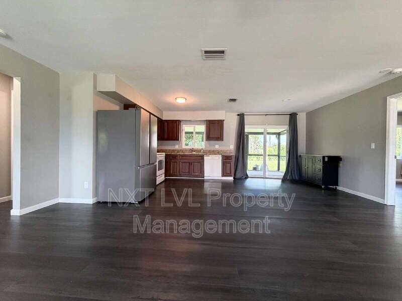 205 Se 18th St - Photo 4 of 19