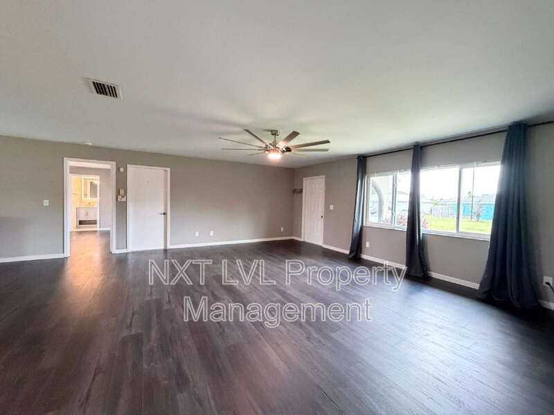 205 Se 18th St - Photo 5 of 19