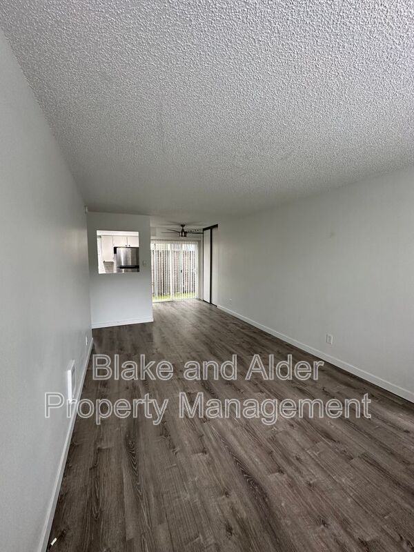 834 Se 42nd Ave - Photo 4 of 11