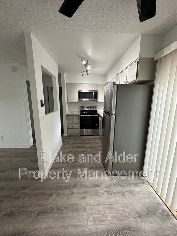 834 Se 42nd Ave - Photo 7 of 11