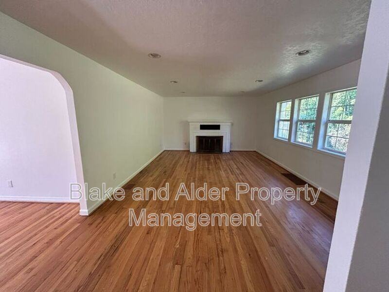 198 Ne 157th Ave - Photo 4 of 32
