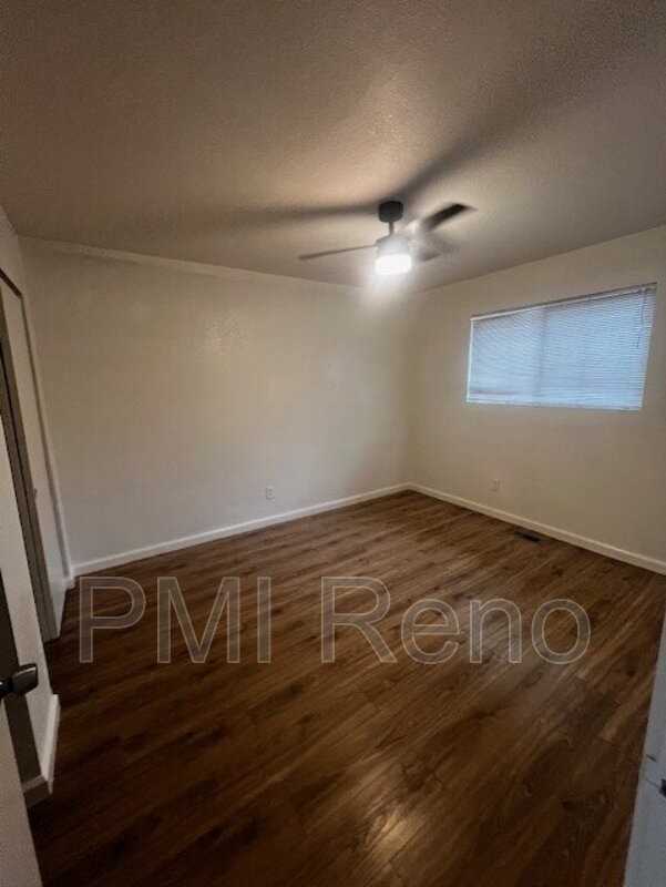 1062 H St - Photo 4 of 10