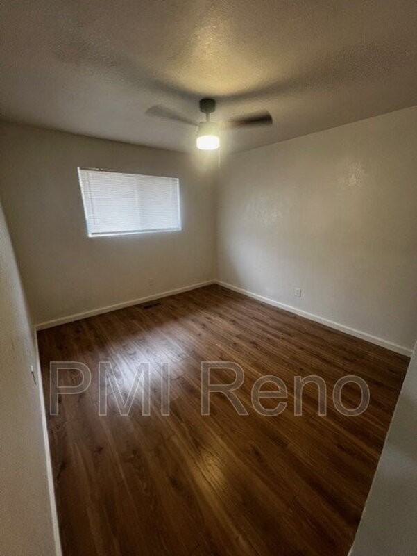 1062 H St - Photo 6 of 10