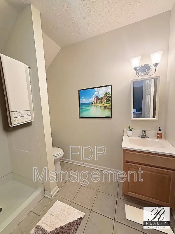 660 East Ave #207 - Photo 4 of 12