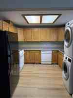 featured image of 32 W 7th St