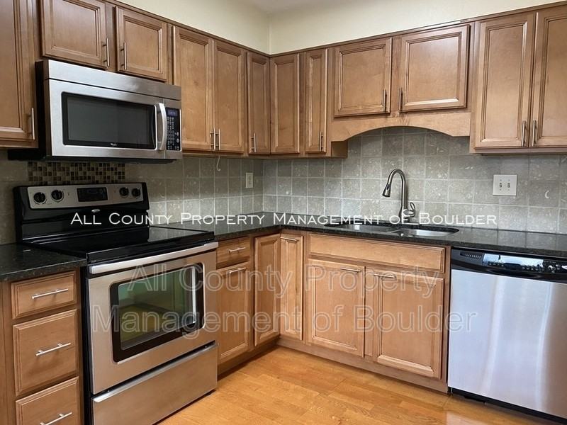 5540 Stonewall Pl #31 - Photo 5 of 19