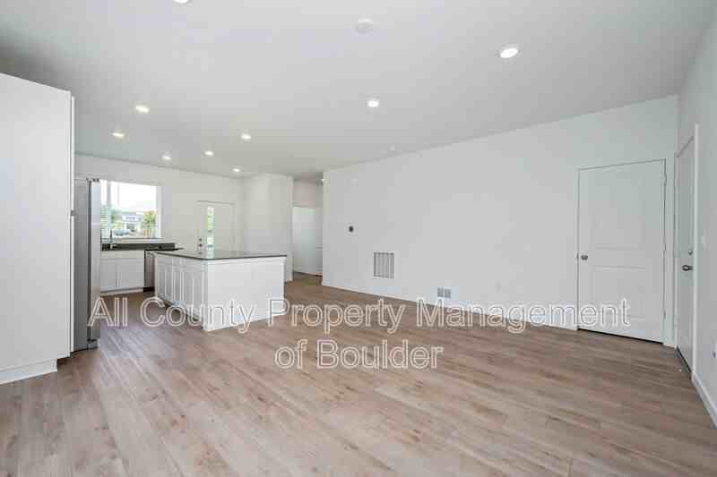 1432 Sanitas Ln - Photo 6 of 20
