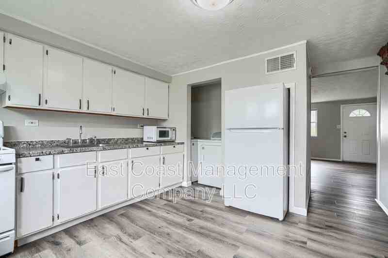 902 Catawba Ct - Photo 2 of 24
