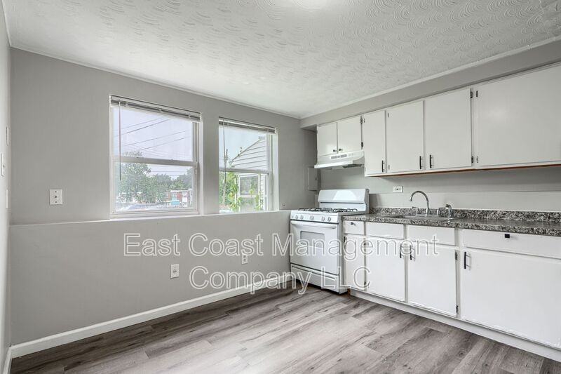 902 Catawba Ct - Photo 5 of 24