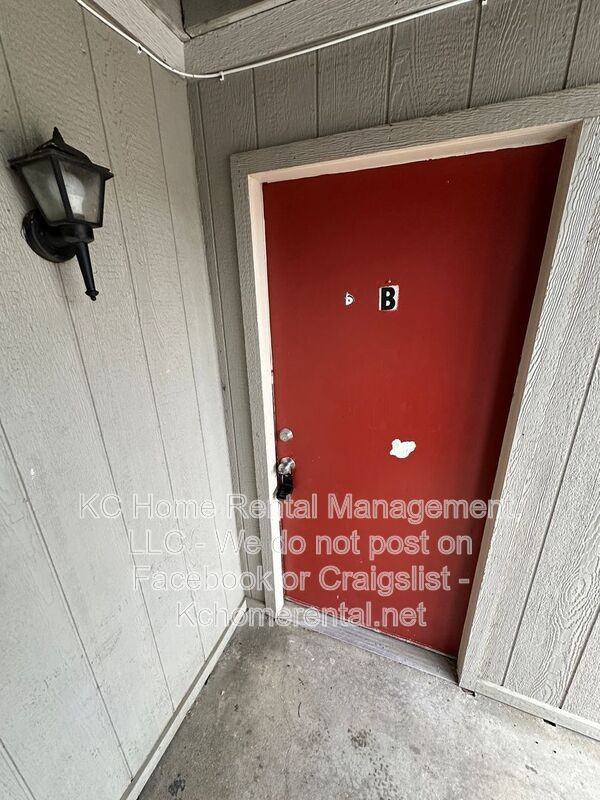 818 Rosewood St #B - Photo 3 of 24