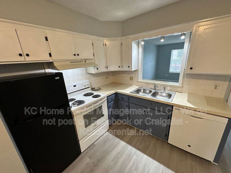 818 Rosewood St #B - Photo 4 of 24
