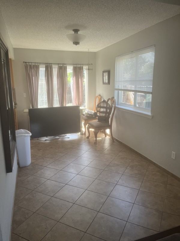 4735 Nelson St - Photo 7 of 11