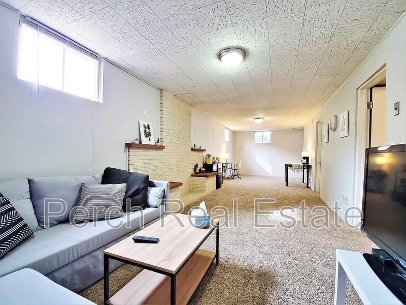 2431 Grove St - Photo 4 of 22